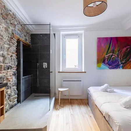 4-room Center - L'atmosphere Balneo Apartment *