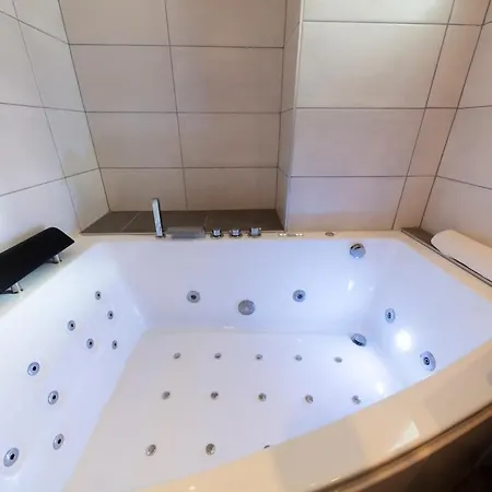 4-room Center - L'atmosphere Balneo Apartmán