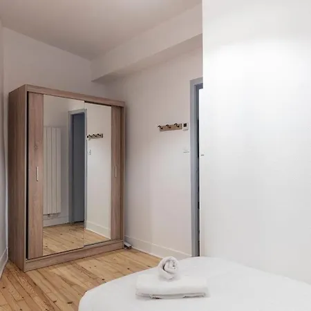 Apartment 4-room Center - L'atmosphere Balneo Grenoble