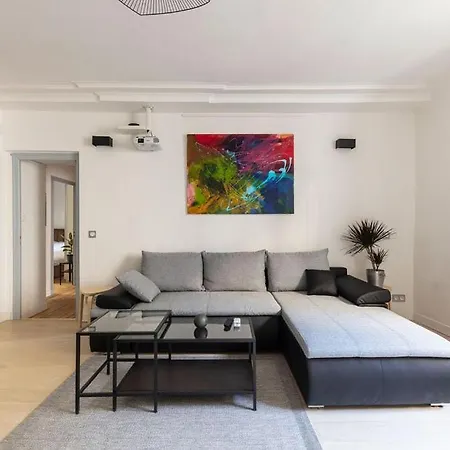 Apartment 4-room Center - L'atmosphere Balneo *
